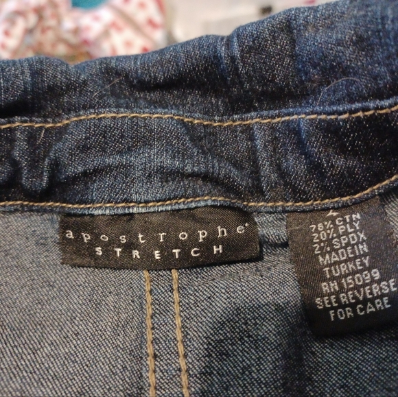 Apostrophe stretch blue jean jacket. Medium - Picture 2 of 3